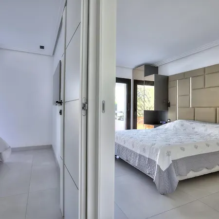 Luxury 4 Stars Croisette Apartment Cannes